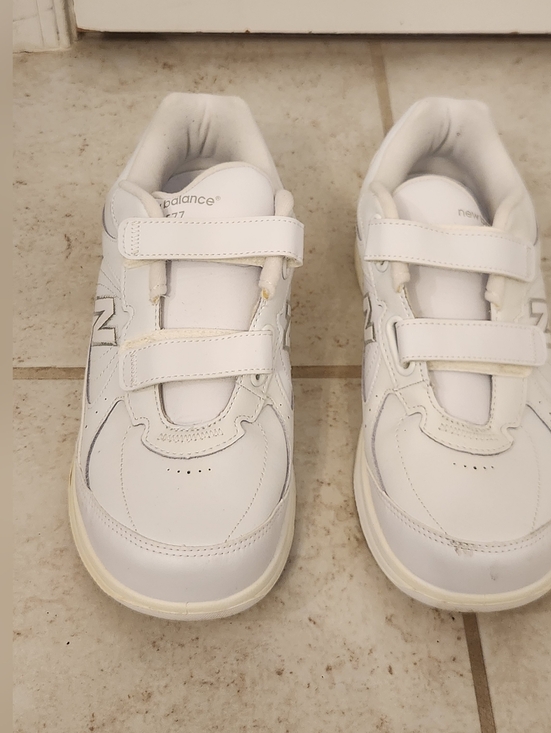 Size 10.5 New Balance 577 White Walking Shoe Strap main image 6